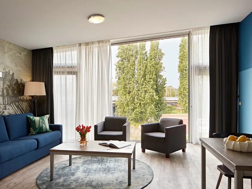 Numa | XL 2 Bedroom Apartment with Sofa Bed - Image 1