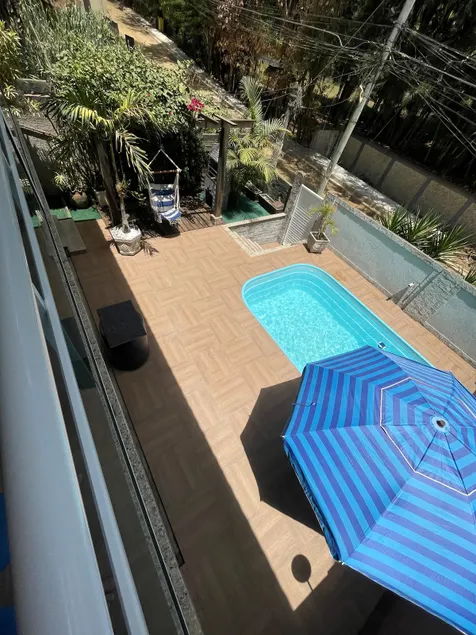 House with pool and 3 en-suites - Image 1