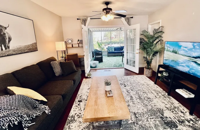 2 Kings *3 ba*Fire Pit*Screened porch - Image 1