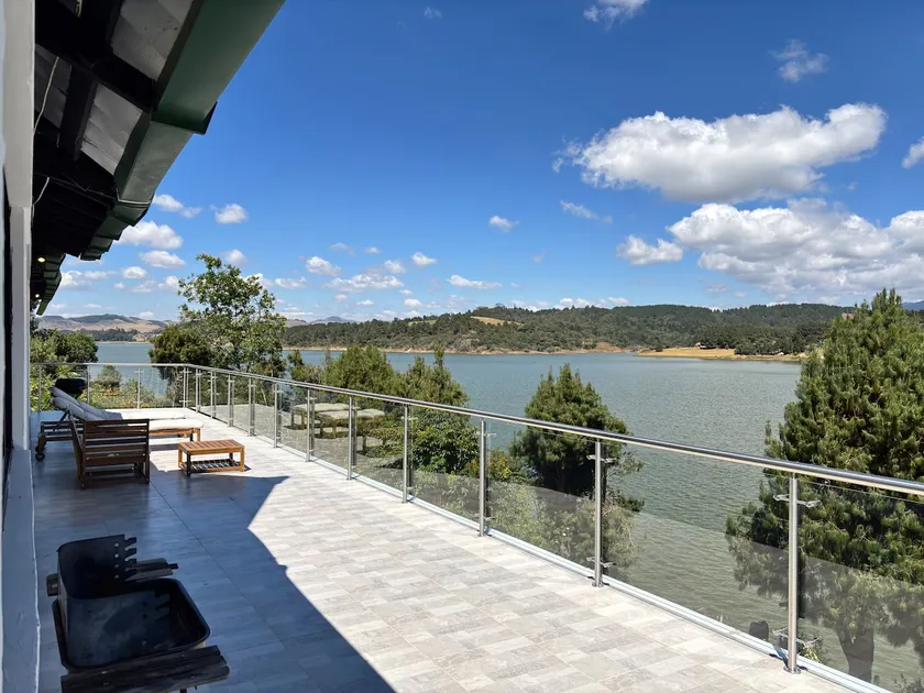 The Silence of Sisga Lakefront Villa - Image 1
