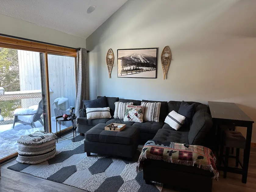 Cozy Burke Mt Condo Ski/Bike In/Out - Image 1