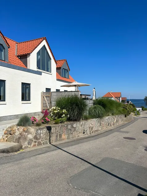 Beachhouse - Image 1