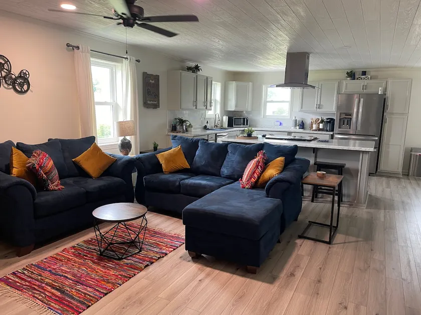 Acadian Home away from home or Extended stay - Image 1