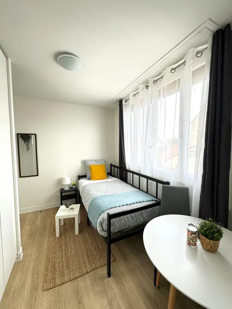 N10 - Apartment 20 minutes from Paris - with garden - Image 1