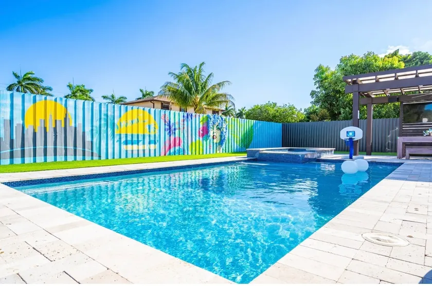 Family Oasis Retreat• Heated Pool, Jacuzzi & Grill - Image 1