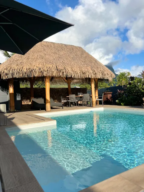 EdenArt&Pool Paradise Retreat in Cook's Bay Moorea - Image 1