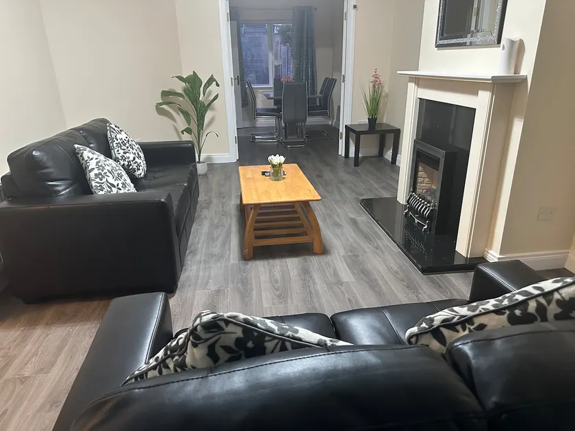 Entire home in Clonsilla Ireland - Image 1