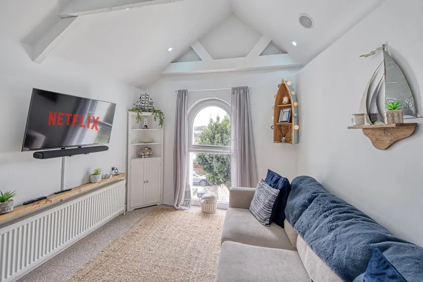 Host & Stay - Sail Loft - Image 1
