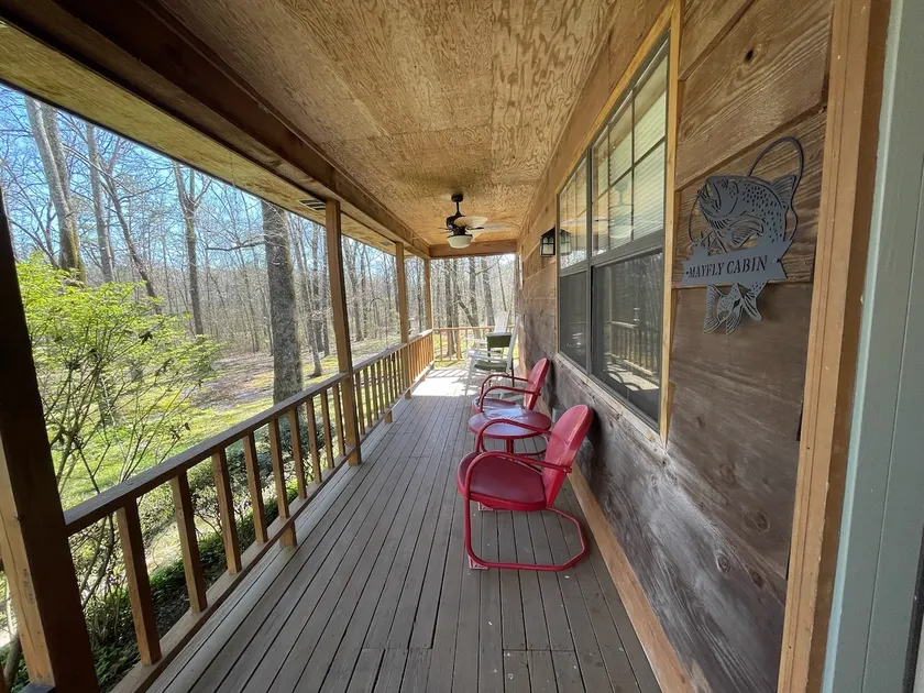 Cabin on 4 acres minutes from Little Red River - Image 1