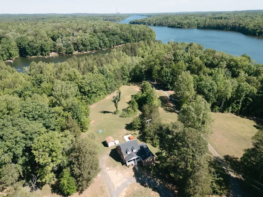 Family Lake Escape | Hot Tub, Dock, Kayaks - Image 1