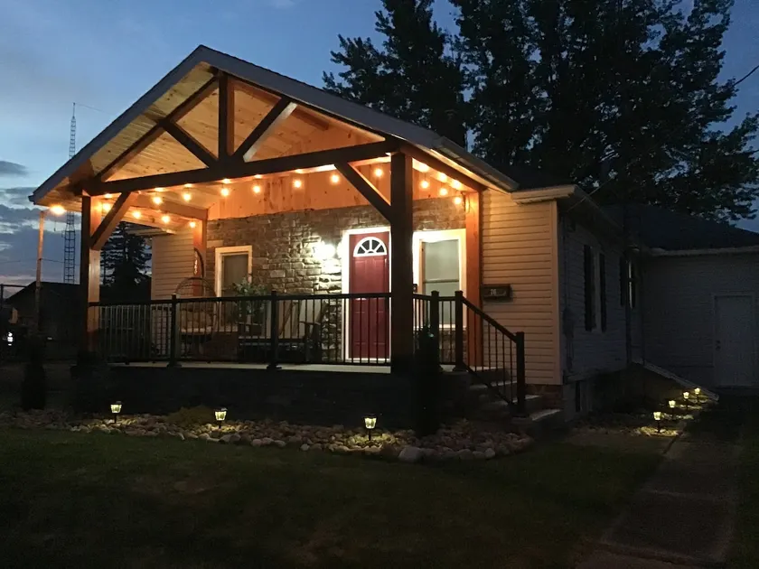 Park Side Guest House/ Hot Tub/ Outdoor Fire Pit - Image 1