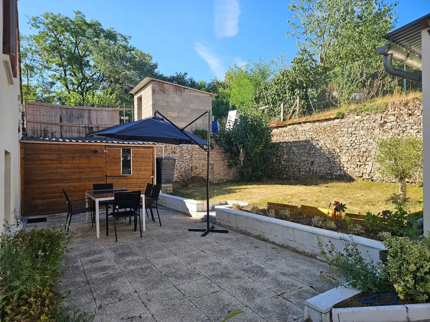 Charming air-conditioned house, enclosed garden & parking - Image 1