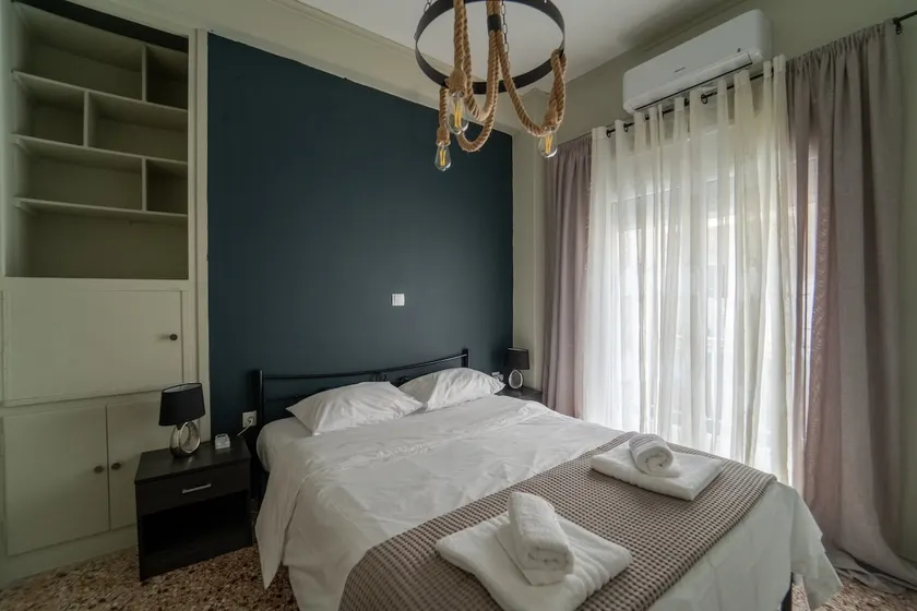 Apartment near Piraeus’ port - Image 1