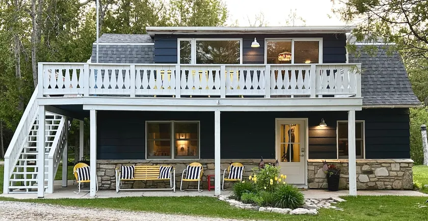 Deck House at Europe Lake Lodge - Image 1