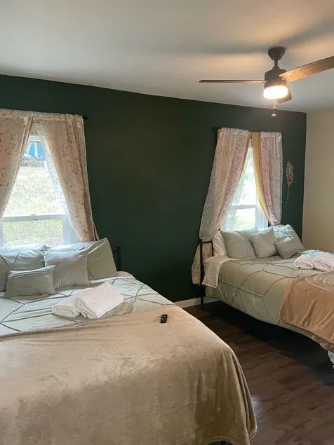 Emerald Bungalow Apartment - Image 1