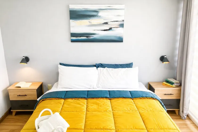 [Radiant Suite] 4 min to downtown + Free parking - Image 1