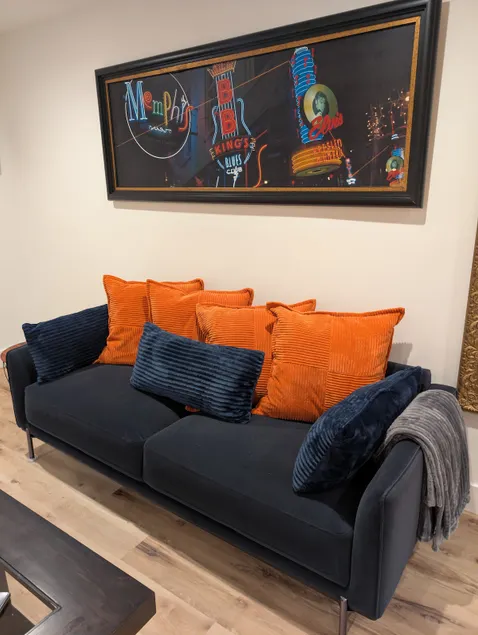Groovy Coffee Shop Apartment - Image 1
