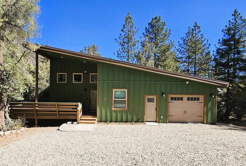 Bearly Connected, a brand new cabin in the woods - Image 1