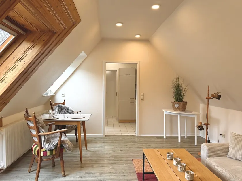 Apartment-Deluxe-Private Bathroom-Courtyard view-S - Image 1