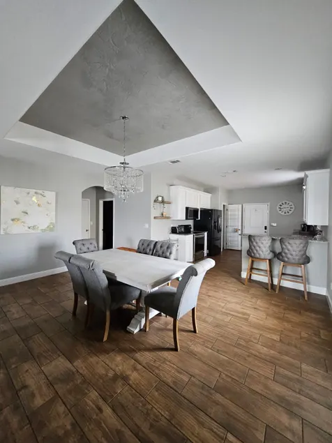 7 Bed Permian Oasis - Image 1