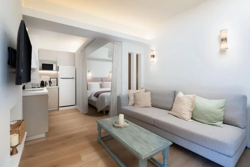Modern apartment at Edem beach - Image 1