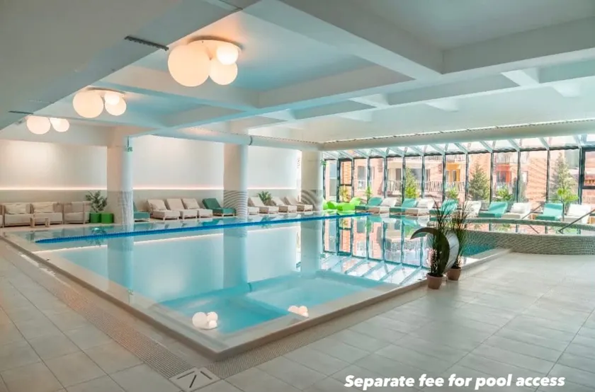 Alpine Line Studio with pool & spa - Image 1