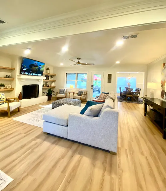 Texas Star-7 beds-Sleeps 10-Ping Pong & Pool Table - Image 1