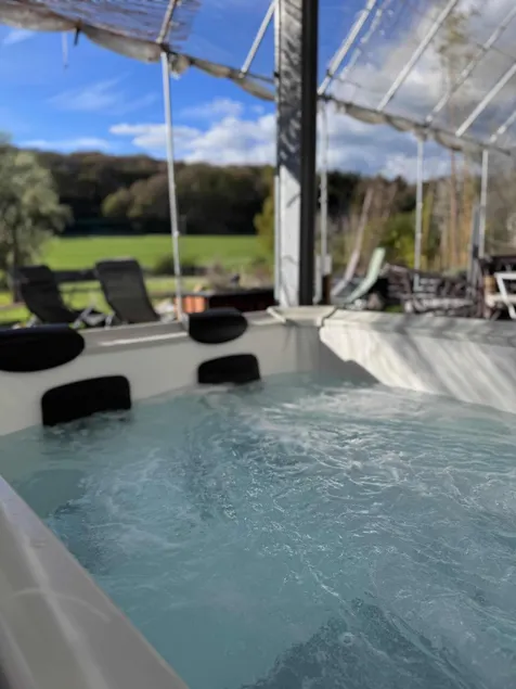 Private Spa Suite | Jacuzzi |Sauna | Daybed - Image 1
