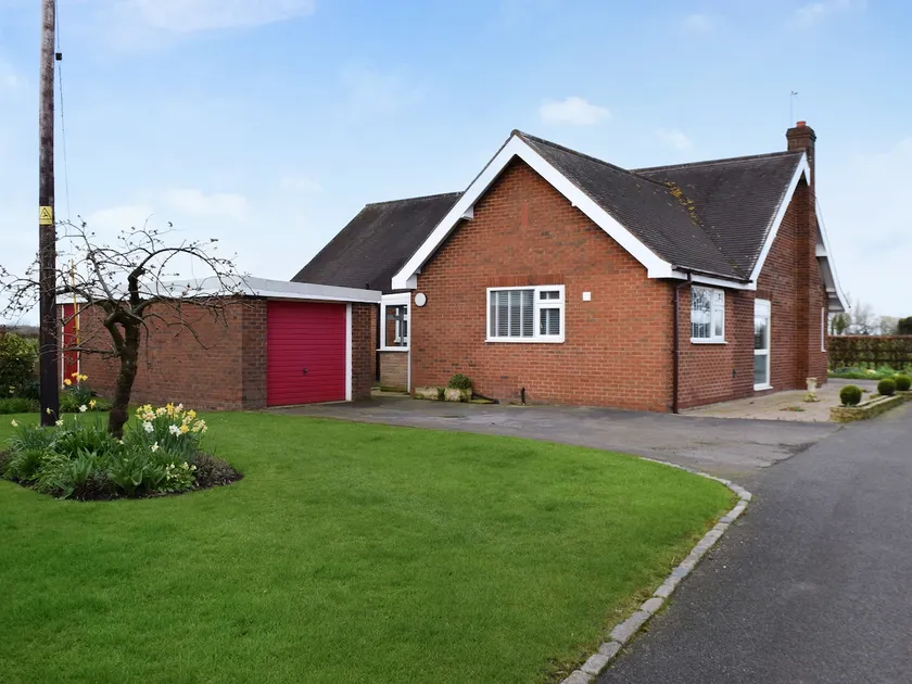 Lyncroft Holiday Bungalow - Image 1