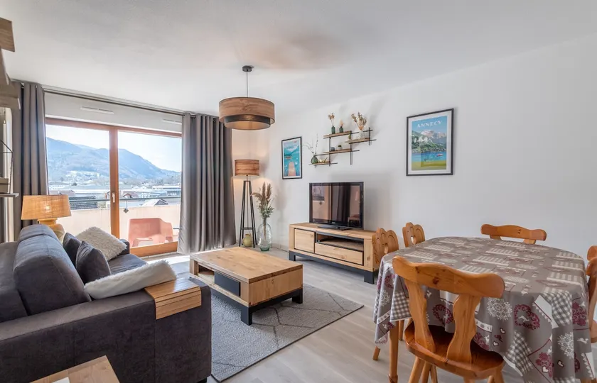 DUCS DE SAVOIE - Comfortable flat a stone's throw from the old town - Image 1