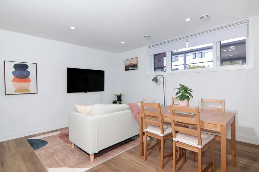 Modern Luxury Townhouse - Image 1