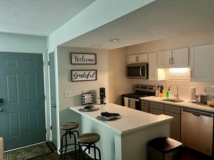 Cozy & Comfortable Studio Suite - Image 1