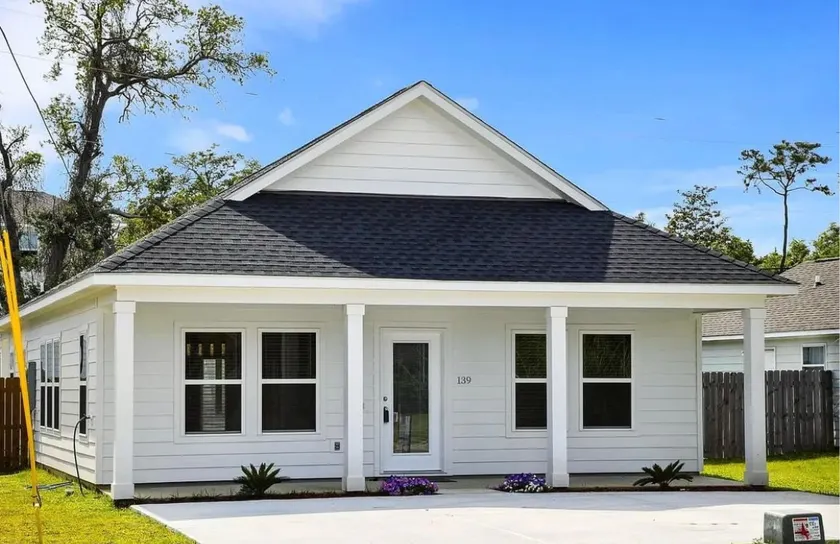 The Beach House Getaway! - Image 1
