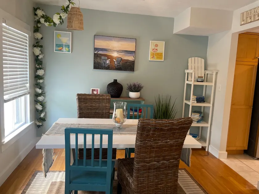 Lovely W Falmouth Home steps to bikeway & more! - Image 1