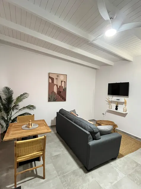 J-m house 2 - Image 1