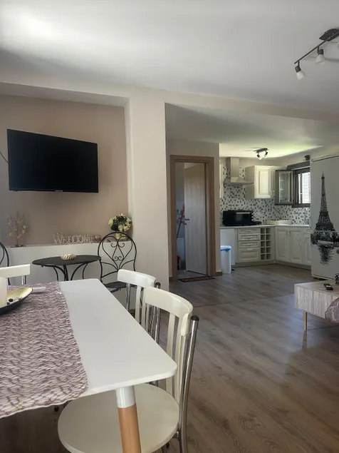 Maria’s Stonehouse - Image 1