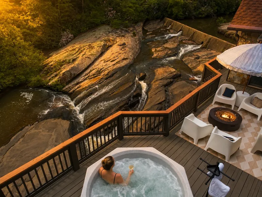 YOUR OWN Waterfall+Hot Tub+Fire Pit+Sauna - Image 1