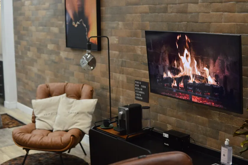 Mancave: Cozy in Bohemia - Image 1