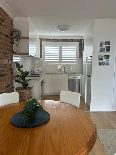 Beachcomber. Unit . Marine Parade. - Image 1