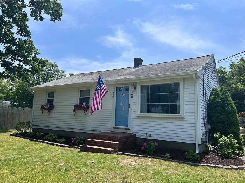 Cape Cod Retreat | Sleeps 6 | A/C & Outdoor Shower - Image 1