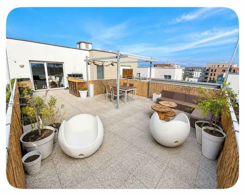 Exceptional rooftop - close to Strasbourg tram - Image 1