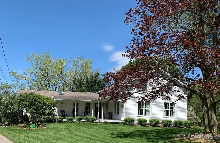 Cozy 1814 Farmhouse near wineries - Image 1