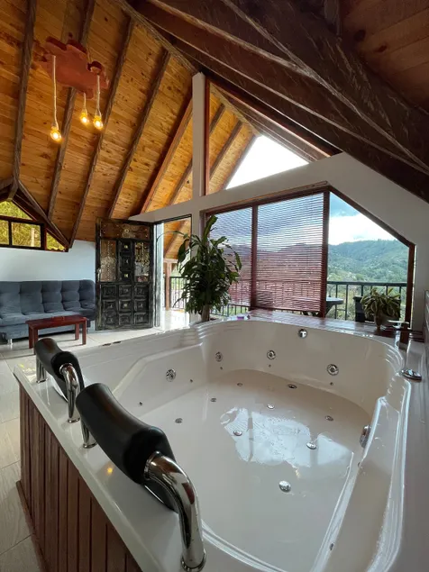 Cabin in Guarne Villa Esmeralda - Image 1