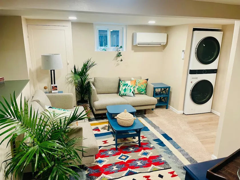 Honeysuckle Hideaway - Image 1