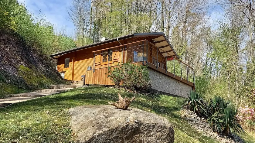 Cozy and new cottage, view of Lake Rabodanges - Image 1