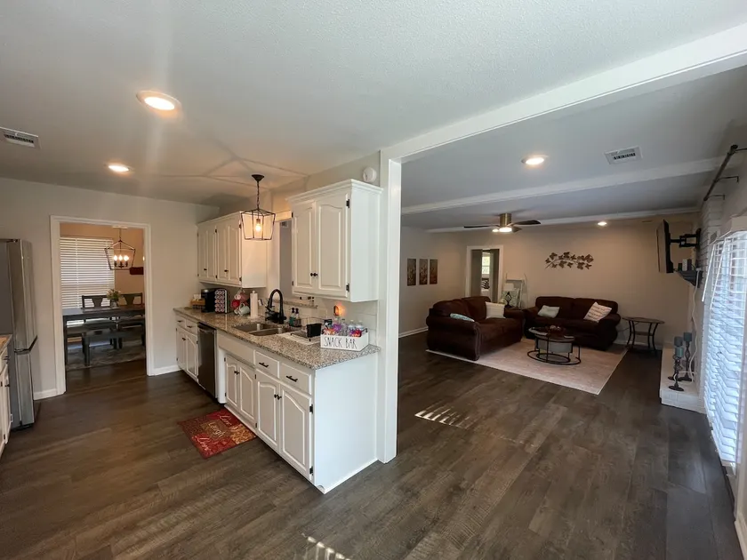 Lily Pad | 3 bd/1ba | Fenced backyard | Patio! - Image 1