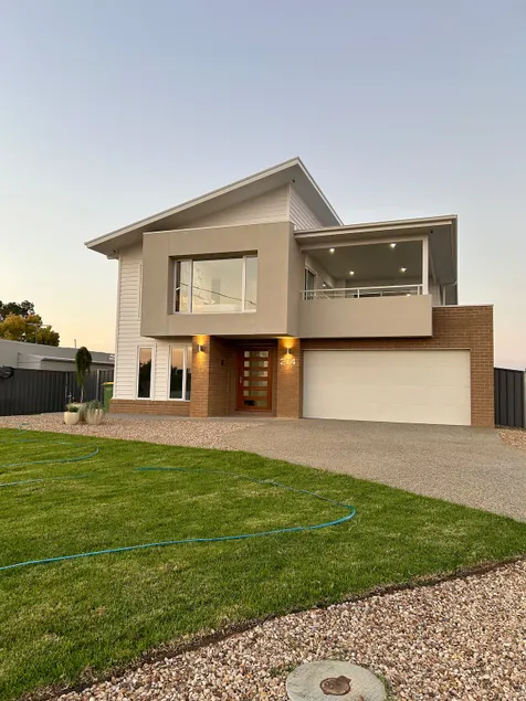 Highview Luxury Escape - Image 1