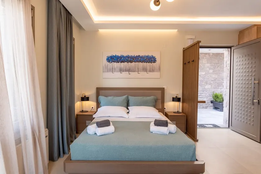 Ammos Fully Furnished Apartment - Image 1