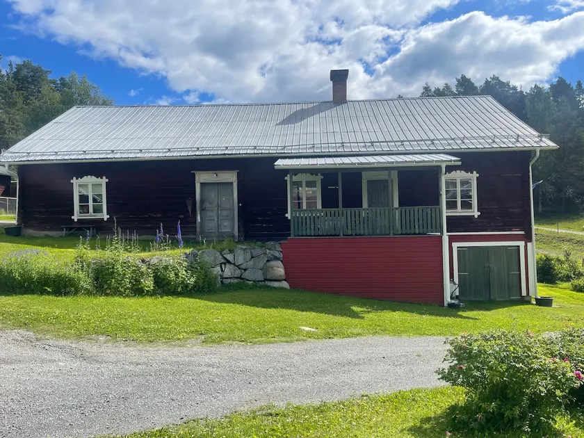 The old cottage on our farm, 200 meters from Lake Näkten - Image 1