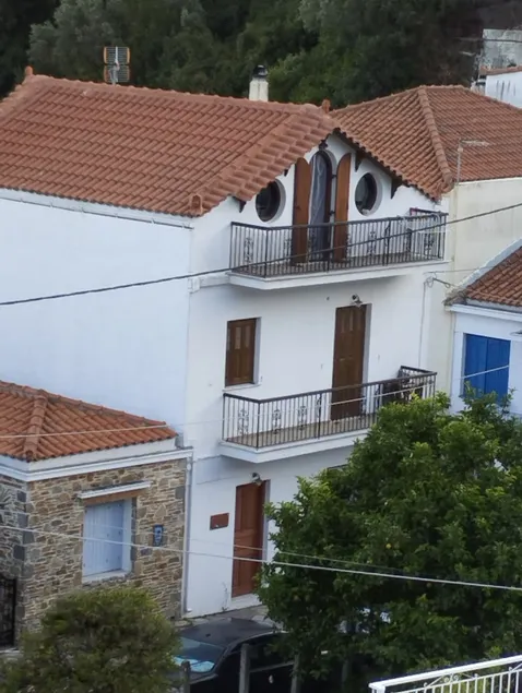 Mantemi house - Image 1